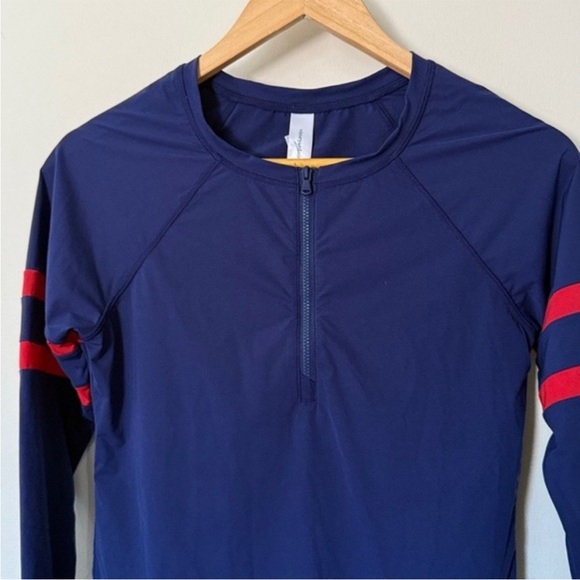 Vineyard Vines navy blue rash guard woman's swim top size XS - Picture 4 of 6